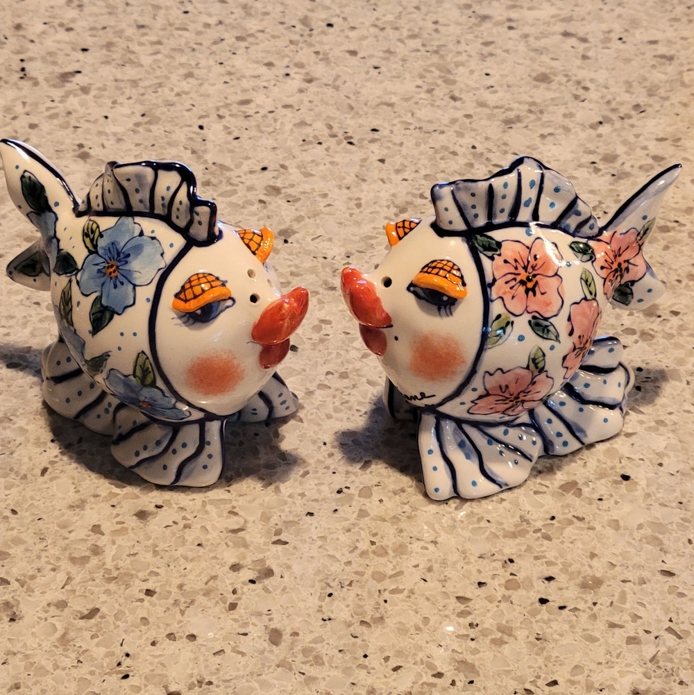 Vintage,Salt and Pepper Shaker Colorful Ceramic Fish By Diane Signed